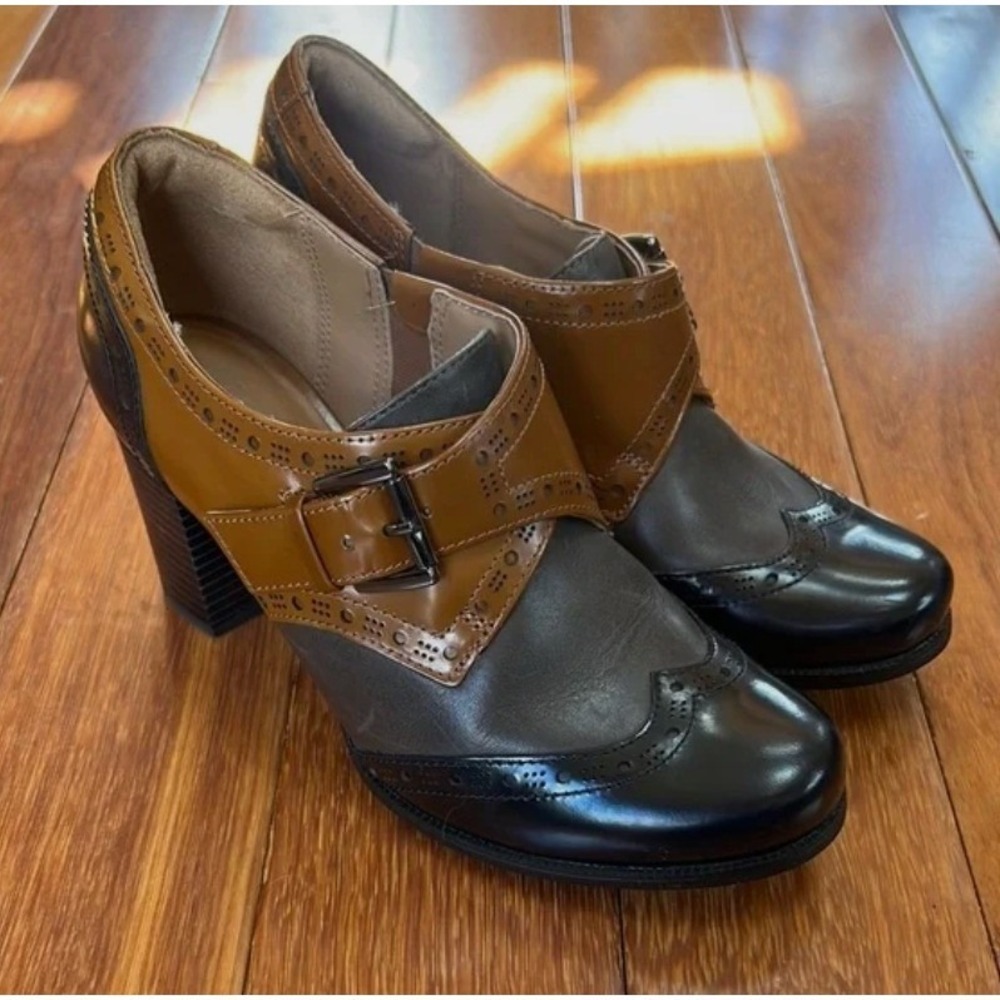 Clarks Artisan Wingtip Monk Strap Shooties Navy Cognac Leather Womens 5M